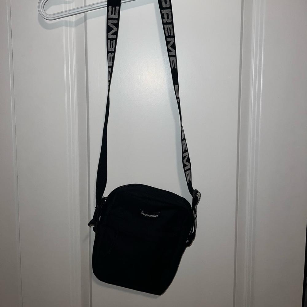 SUPREME SS18 SHOULDER BAG